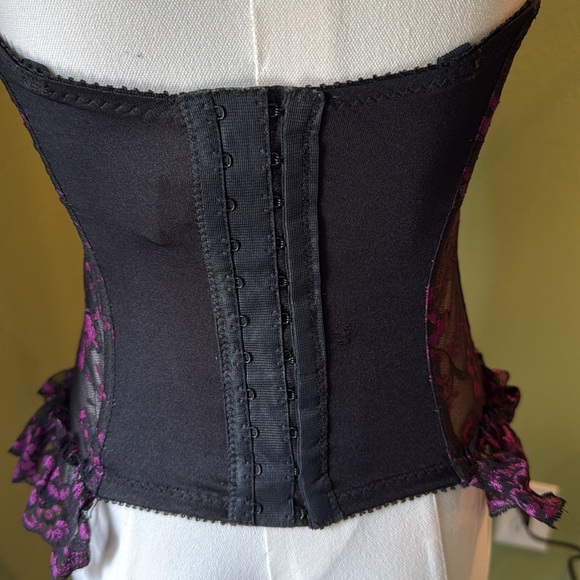 Vintage Elegant Black and Purple Lace Bustier - Picture 4 of 5